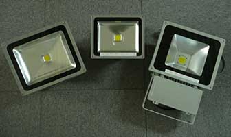LED投光器／サーチライト