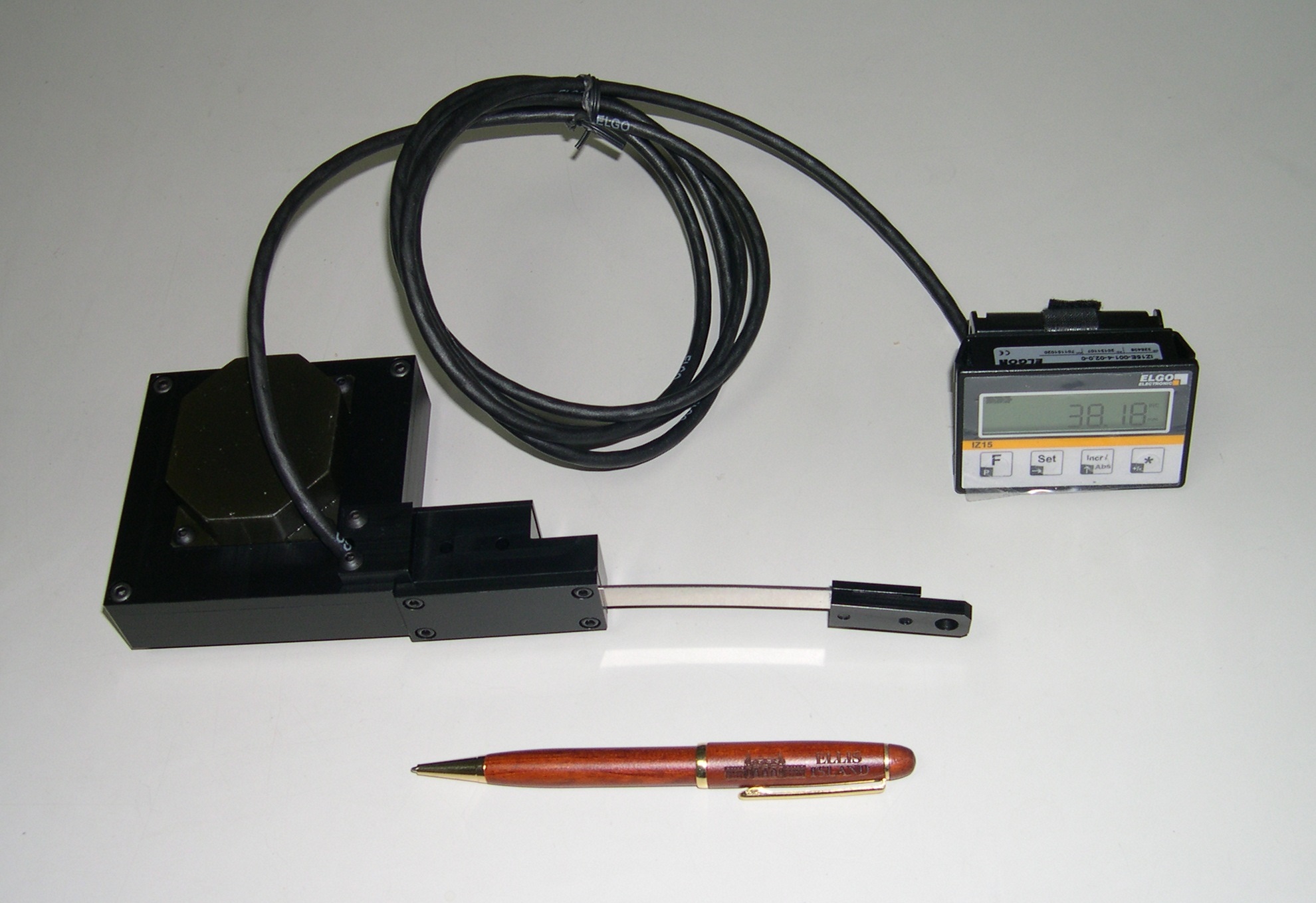 磁気テープ式リニアエンコーダ　／ 磁気テープ式変位計 ／ 磁気テープ式位置測定器