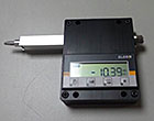 Magnetic digital displacement meter